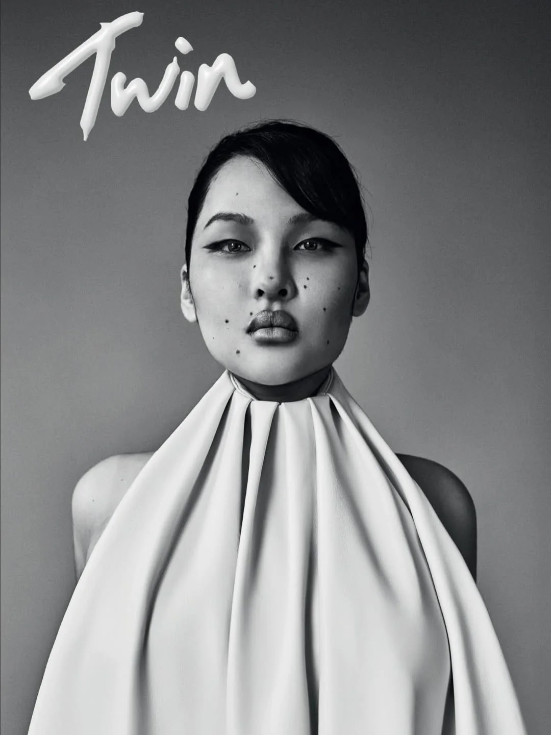 Twin Issue 33 Magazine